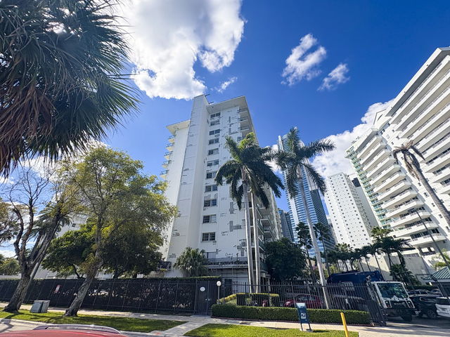 Brickell Bay Tower  photo 2